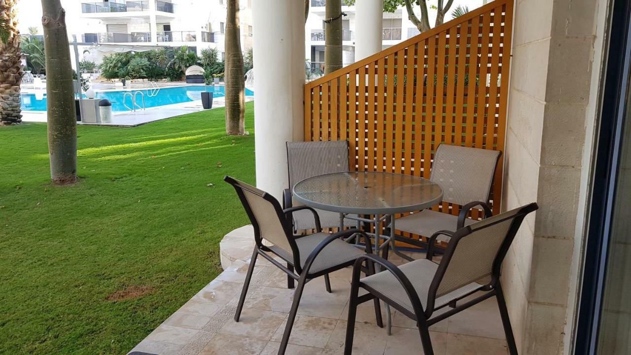 Appartement דירת גן פונה לבריכה - Pool Garden View Eilat Extérieur photo